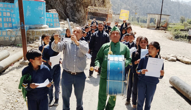 एक अप्रैल का यही संदेश-हर बच्चे का लें प्रवेशः वृक्षमित्र डॉ सोनी