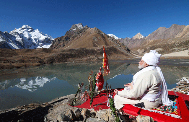 आदि कैलाश पहुंचने पर सीएम पुष्कर सिंह धामी ने किया प्रधानमंत्री का स्वागत