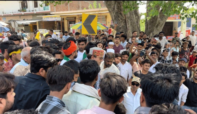 उमेश कुमार ने  11 विधानसभा को जोड़ते हुए एक विशाल रोड शो किया