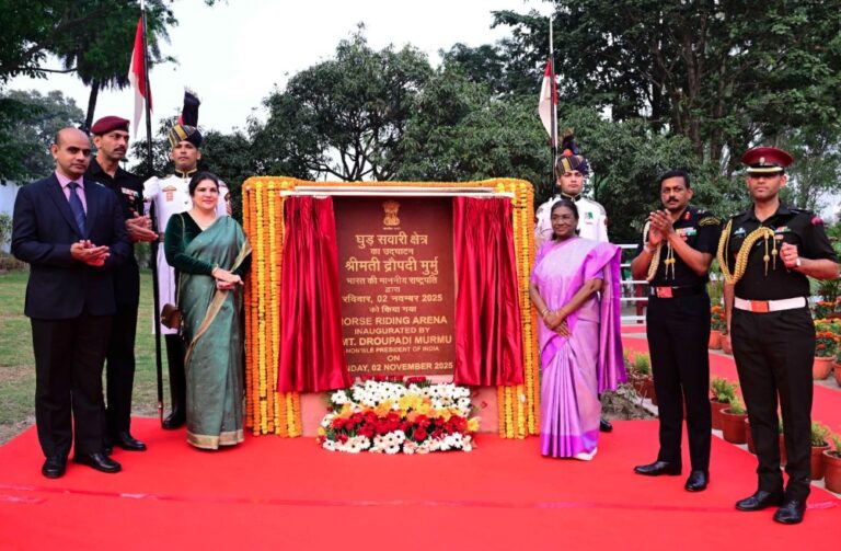 राष्ट्रपति द्रौपदी मुर्मू ने फुट ओवर ब्रिज और घुड़सवारी क्षेत्र का किया लोकार्पण