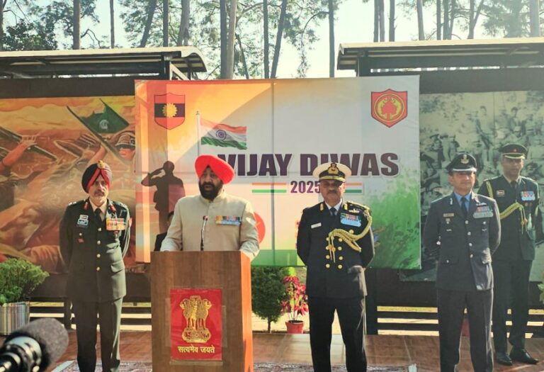 विजय दिवस- 1971 युद्ध के 54 वर्ष पूरे, देहरादून में शहीदों को श्रद्धांजलि, राज्यपाल ने किया नमन