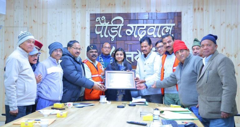 एनआईसी कक्ष में आयोजित हुई भारतीय रेडक्रॉस सोसायटी की जिला कार्यकारिणी बैठक