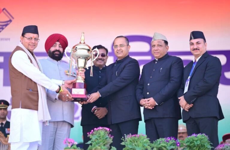 गणतंत्र दिवस पर सूचना विभाग की झांकी ने लगातार तीसरी बार हासिल किया प्रथम स्थान