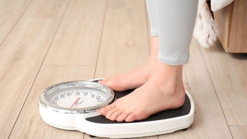 क्या तेजी से वजन घटना कैंसर का संकेत हो सकता है? आइये जानते हैं क्या कहते हैं स्वास्थ्य विशेषज्ञ