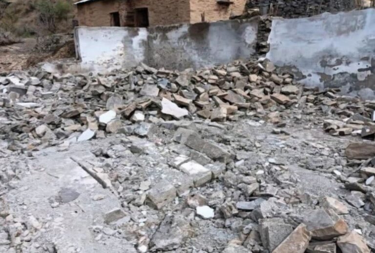 जिले में चिन्हित 64 पूर्णतः निर्जीर्ण विद्यालय भवनों में से 56 ध्वस्त
