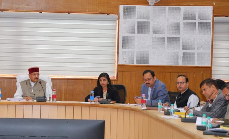 कैबिनेट मंत्री सतपाल महाराज ने चौबट्टाखाल विधानसभा क्षेत्र के विकास कार्यों की समीक्षा की